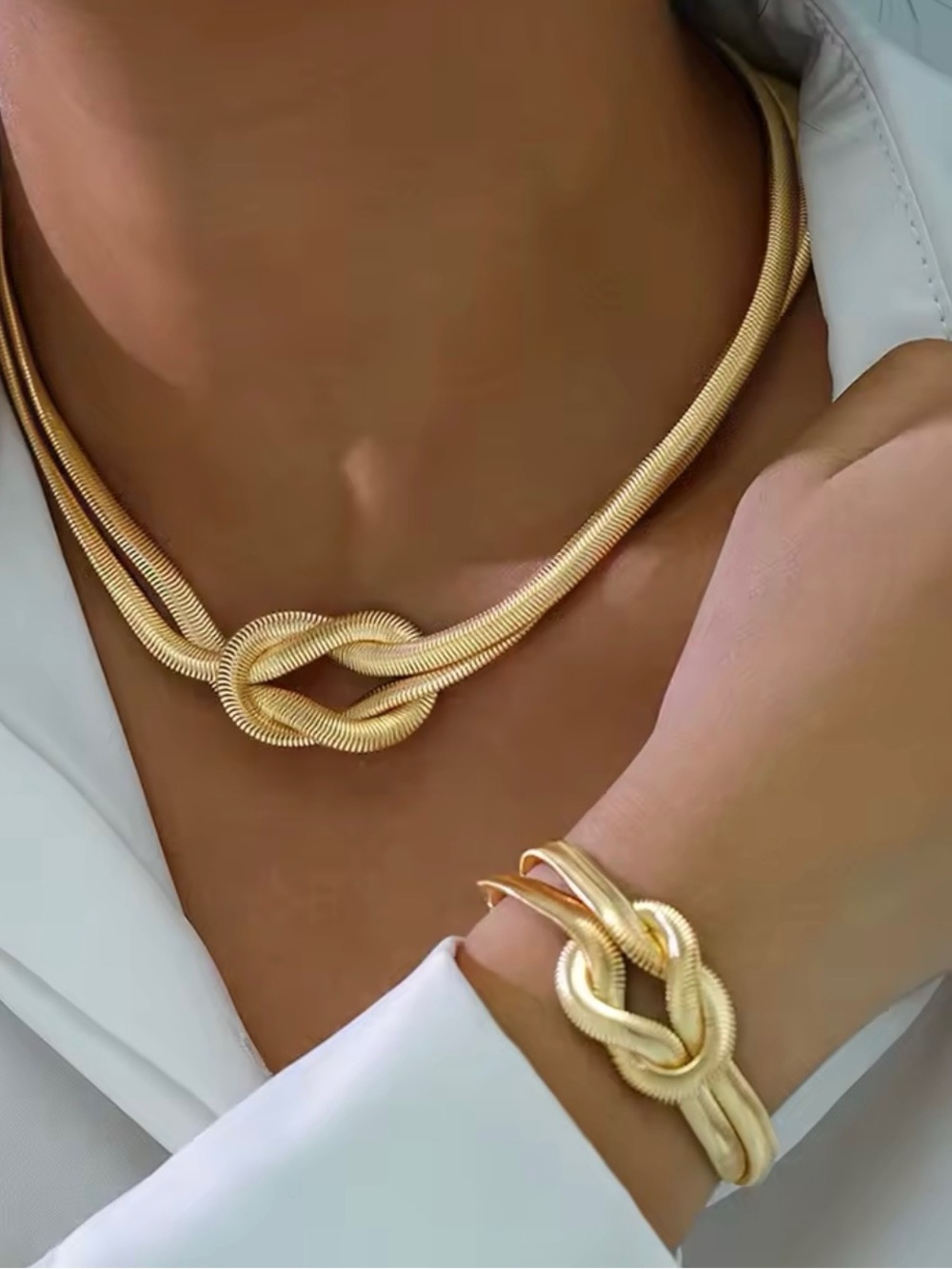 Rare Zara Classic Gold Tone Knot Necklace and Bracelet Set NWOT